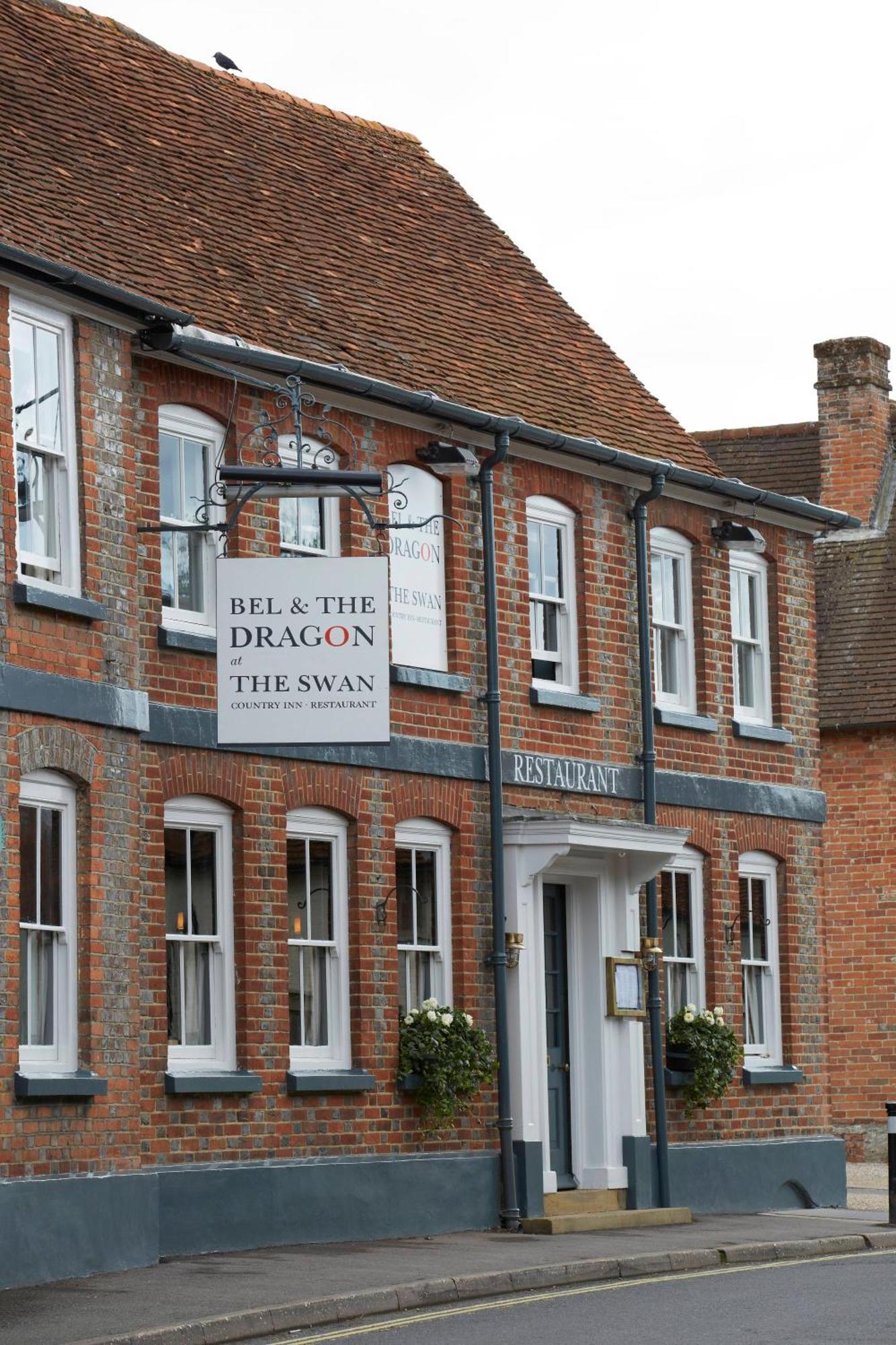 Bel And The Dragon-Kingsclere Hotel Exterior foto